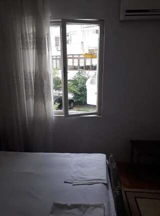 Гостевой дом Rudi Улцинь Двухместный номер с 1 кроватью и собственной ванной комнатой вне номера-2