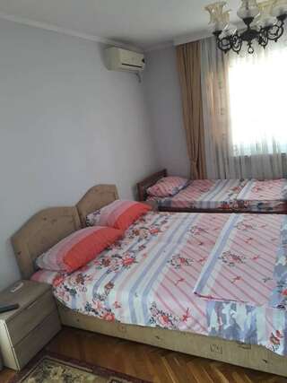 Гостевой дом Rudi Улцинь Четырехместный номер с собственной ванной комнатой-3