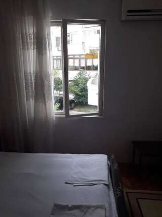 Гостевой дом Rudi Улцинь Двухместный номер с 1 кроватью и собственной ванной комнатой вне номера-6